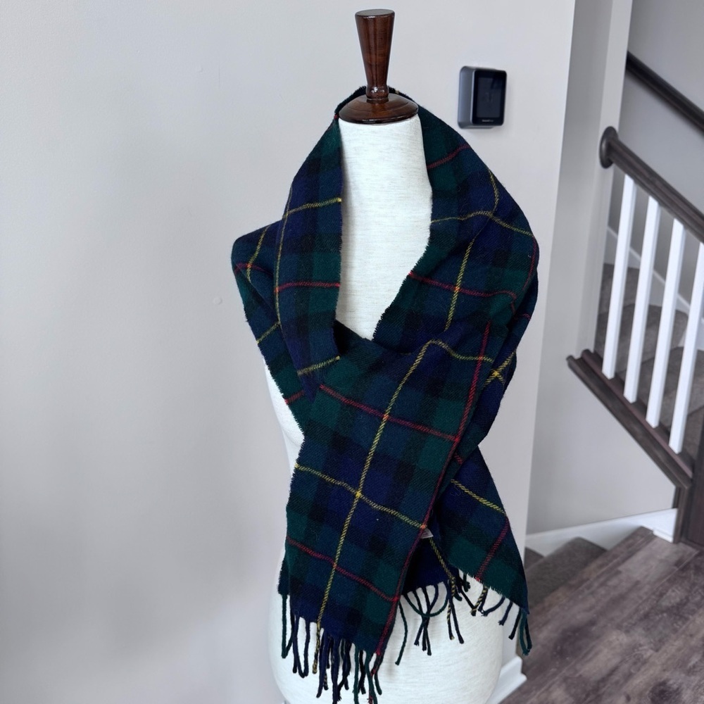 Vintage! Highland Home Industries Scarf - 100% LAMBSWOOL - Made in Scotland